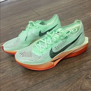 NEW Nike Vaporfly 3 Running Shoes, Size 9